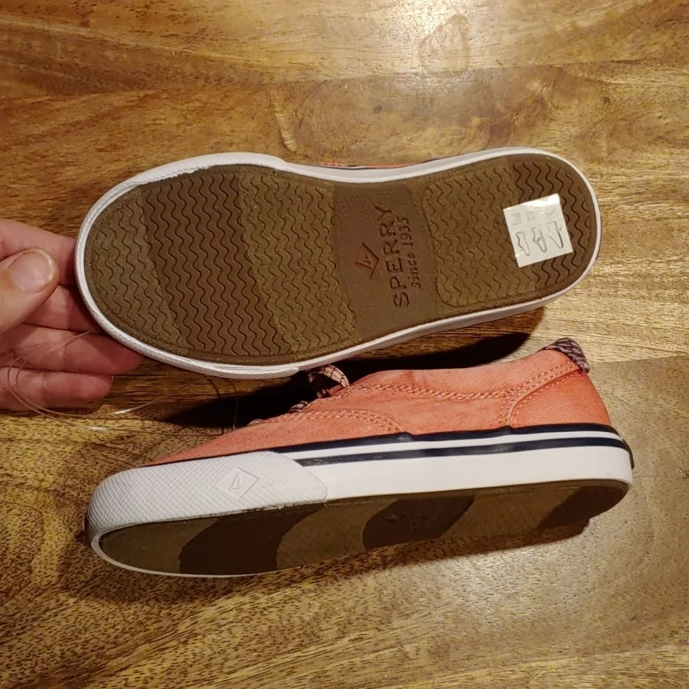 Sperry Vineyard Vines Sneaker Size 9.5